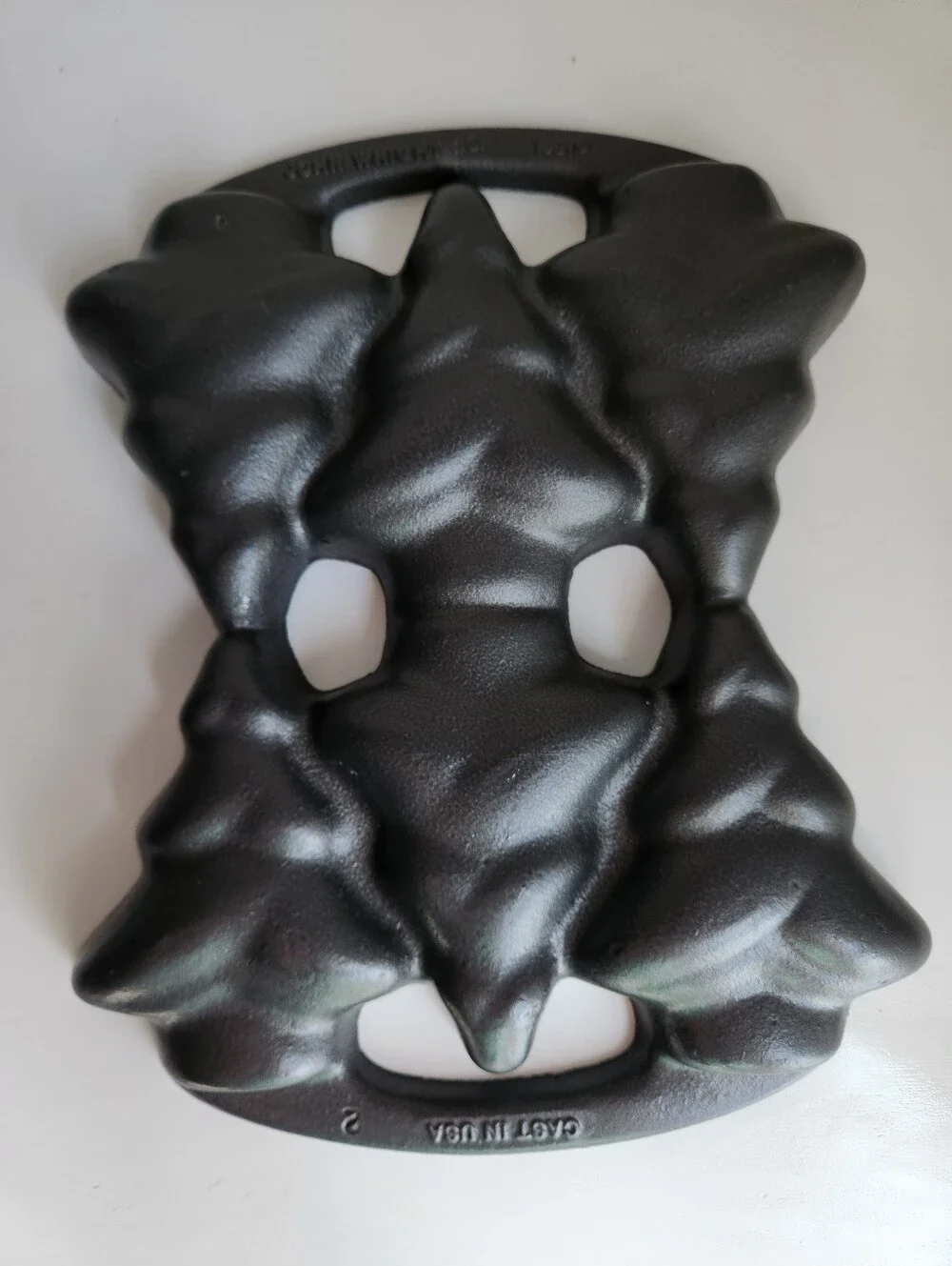 Vintage 1991 • John Wright • Cast Iron Christmas Tree Mold Pan Cornbread • USA